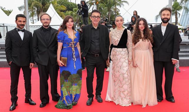 Oyuncu Merve Dizdar Cannes Film Festivali Nden T Rkiye Ye D N